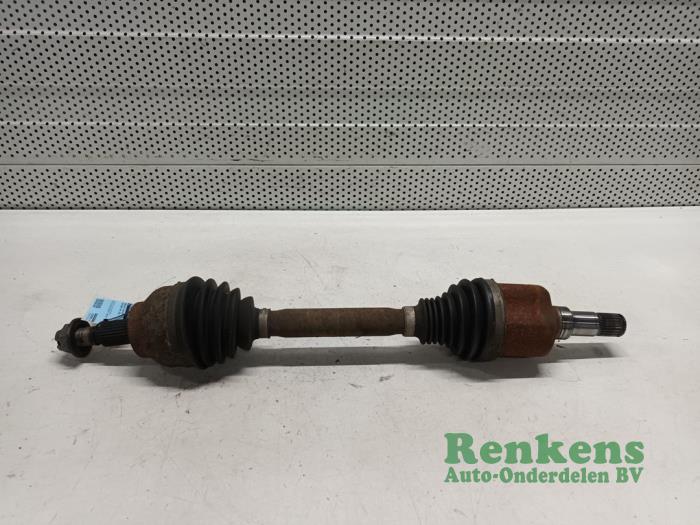 Gebruikte Aandrijfas links-voor Ford Grand C-Max (DXA) 2.0 TDCi 16V Prijs € 100,00 Margeregeling aangeboden door Renkens Auto-Onderdelen B.V.