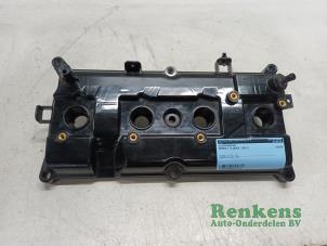 Nieuwe Kleppendeksel Renault Fluence (LZ) 2.0 16V Prijs € 75,00 Inclusief btw aangeboden door Renkens Auto-Onderdelen B.V.