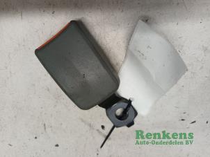 Gebruikte Veiligheidsgordel Insteek rechts-voor Nissan Micra (K11) 1.0 L,LX 16V Prijs € 20,00 Margeregeling aangeboden door Renkens Auto-Onderdelen B.V.