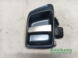 Gebruikte Portiergreep 2Deurs rechts Peugeot 1007 (KM) 1.4 Prijs € 40,00 Margeregeling aangeboden door Renkens Auto-Onderdelen B.V.