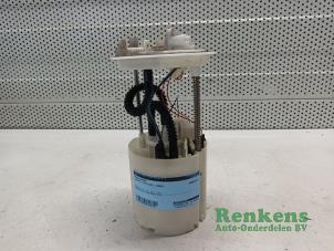 Gebruikte Benzinepomp Lancia Ypsilon (843) 1.4 16V Prijs € 40,00 Margeregeling aangeboden door Renkens Auto-Onderdelen B.V.
