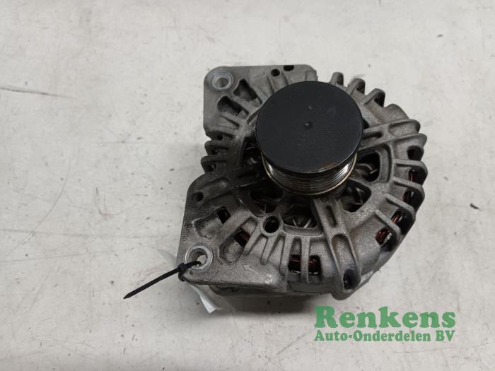 Gebruikte Dynamo Renault Scénic III (JZ) 2.0 16V CVT Prijs € 50,00 Margeregeling aangeboden door Renkens Auto-Onderdelen B.V.