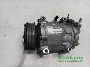 Gebruikte Pomp Airco Volvo S40 (MS) 1.6 D2 Prijs € 150,00 Margeregeling aangeboden door Renkens Auto-Onderdelen B.V.