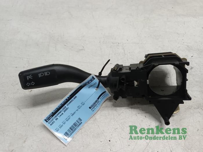 Gebruikte Pinker Schakelaar Audi A6 (C6) 2.4 V6 24V Prijs € 20,00 Margeregeling aangeboden door Renkens Auto-Onderdelen B.V.