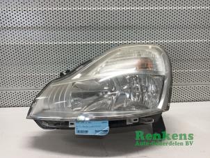 Gebruikte Linker Koplamp Renault Modus/Grand Modus (JP) 1.2 16V TCE 100 Prijs € 75,00 Margeregeling aangeboden door Renkens Auto-Onderdelen B.V.