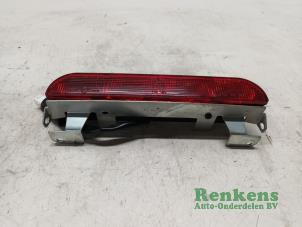 Gebruikte Extra Remlicht midden Mitsubishi Colt (Z2/Z3) 1.5 16V Prijs € 20,00 Margeregeling aangeboden door Renkens Auto-Onderdelen B.V.