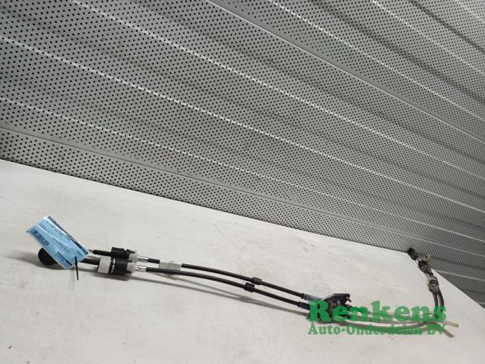 Gebruikte Schakelkabel Versnellingsbak Ford B-Max (JK8) 1.0 EcoBoost 12V 125 Prijs € 60,00 Margeregeling aangeboden door Renkens Auto-Onderdelen B.V.