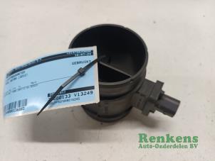 Gebruikte Luchtmassameter Opel Astra J (PC6/PD6/PE6/PF6) 1.7 CDTi 16V 125 Prijs € 20,00 Margeregeling aangeboden door Renkens Auto-Onderdelen B.V.