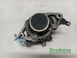 Gebruikte Dynamo Peugeot 108 1.0 12V Prijs € 40,00 Margeregeling aangeboden door Renkens Auto-Onderdelen B.V.