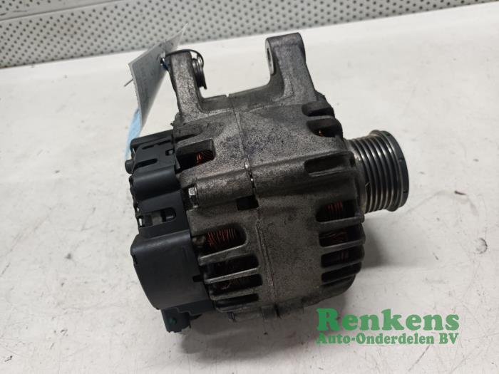 Gebruikte Dynamo Peugeot 308 (L3/L8/LB/LH/LP) 1.2 12V e-THP PureTech 110 Prijs € 50,00 Margeregeling aangeboden door Renkens Auto-Onderdelen B.V.