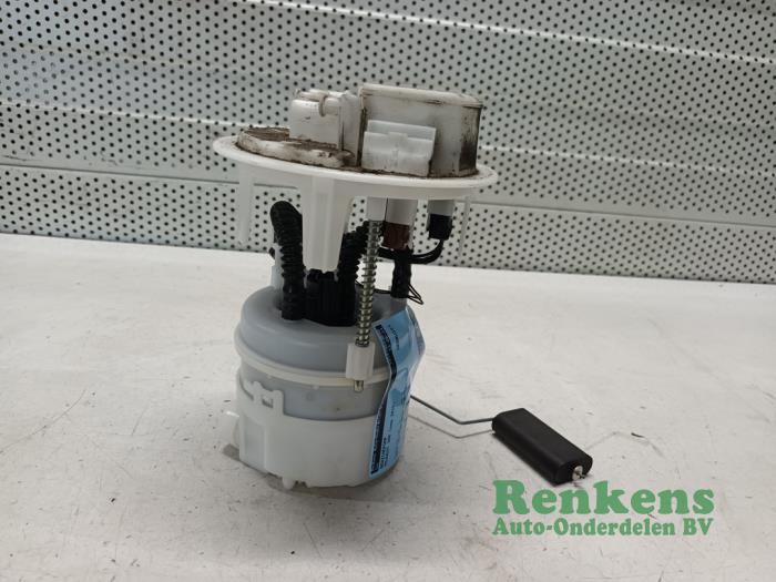 Gebruikte Benzinepomp Peugeot 308 (L3/L8/LB/LH/LP) 1.2 12V e-THP PureTech 110 Prijs € 75,00 Margeregeling aangeboden door Renkens Auto-Onderdelen B.V.