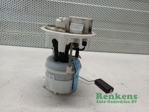 Gebruikte Benzinepomp Peugeot 308 (L3/L8/LB/LH/LP) 1.2 12V e-THP PureTech 110 Prijs € 75,00 Margeregeling aangeboden door Renkens Auto-Onderdelen B.V.