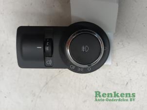 Gebruikte Licht Schakelaar Chevrolet Aveo 1.2 16V Prijs € 20,00 Margeregeling aangeboden door Renkens Auto-Onderdelen B.V.