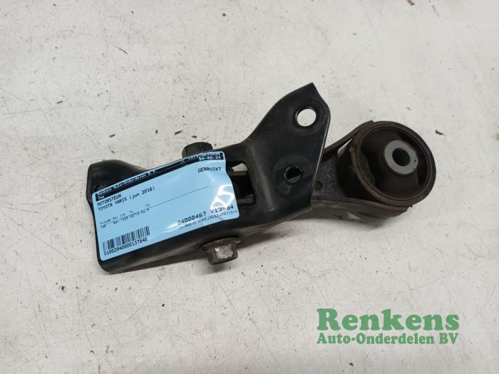 Gebruikte Motorsteun Toyota Yaris III (P13) 1.33 16V Dual VVT-I Prijs € 25,00 Margeregeling aangeboden door Renkens Auto-Onderdelen B.V.