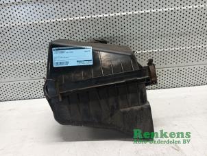 Gebruikte Luchtfilterhuis Toyota Avensis Wagon (T27) 2.2 16V D-4D-F 180 Prijs € 40,00 Margeregeling aangeboden door Renkens Auto-Onderdelen B.V.