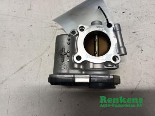 Gebruikte Gasklephuis Opel Corsa E 1.4 16V Bi-Fuel Prijs € 25,00 Margeregeling aangeboden door Renkens Auto-Onderdelen B.V.