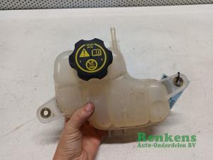 Gebruikte Expansievat Opel Corsa E 1.4 16V Bi-Fuel Prijs € 20,00 Margeregeling aangeboden door Renkens Auto-Onderdelen B.V.