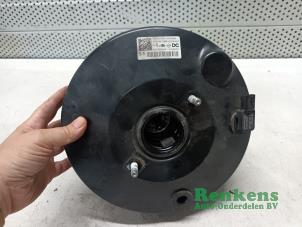 Gebruikte Rembol Renault Twingo III (AH) 1.0 SCe 70 12V Prijs € 45,00 Margeregeling aangeboden door Renkens Auto-Onderdelen B.V.