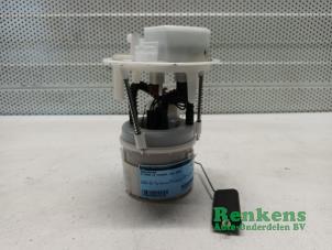 Gebruikte Benzinepomp Citroen C4 Spacetourer (3D/3E) 1.2 12V PureTech 130 Prijs € 90,00 Margeregeling aangeboden door Renkens Auto-Onderdelen B.V.