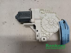 Gebruikte Motor electrisch raam Audi A6 Avant (C7) 2.0 TFSI 16V Prijs € 25,00 Margeregeling aangeboden door Renkens Auto-Onderdelen B.V.