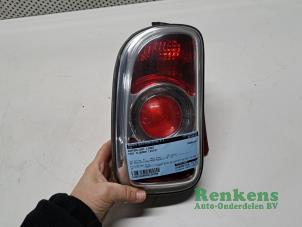 Gebruikte Achterlicht links Mini Clubman (R55) 1.6 One D Prijs € 40,00 Margeregeling aangeboden door Renkens Auto-Onderdelen B.V.