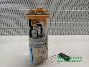 Gebruikte Benzinepomp Mitsubishi Colt (Z2/Z3) 1.1 12V Bifuel Prijs € 40,00 Margeregeling aangeboden door Renkens Auto-Onderdelen B.V.