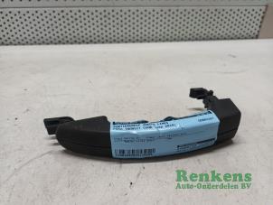 Gebruikte Portiergreep 2Deurs links Ford Transit Connect (PJ2) 1.5 EcoBlue Prijs € 18,15 Inclusief btw aangeboden door Renkens Auto-Onderdelen B.V.