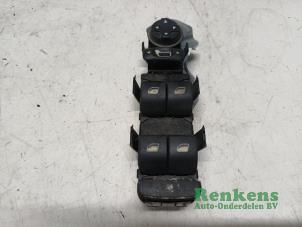 Gebruikte Schakelaar Elektrisch Raam Peugeot 207 SW (WE/WU) 1.6 16V Prijs € 20,00 Margeregeling aangeboden door Renkens Auto-Onderdelen B.V.