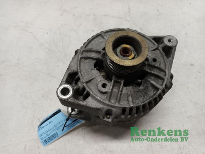 Gebruikte Dynamo Opel Omega B Caravan (21/22/23) 2.2 16V Prijs € 30,00 Margeregeling aangeboden door Renkens Auto-Onderdelen B.V.