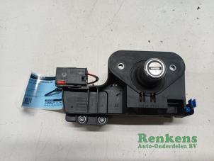 Gebruikte Motor Centrale Deurvergrendeling Opel Meriva 1.8 16V Prijs € 30,00 Margeregeling aangeboden door Renkens Auto-Onderdelen B.V.