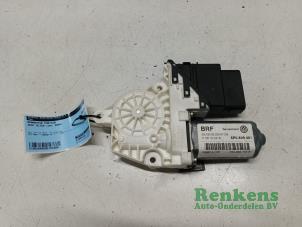 Gebruikte Portierruitmotor Seat Altea (5P1) 2.0 FSI 16V Prijs € 25,00 Margeregeling aangeboden door Renkens Auto-Onderdelen B.V.