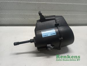 Gebruikte Luchtfilterhuis Audi A1 Sportback (8XA/8XF) 1.2 TFSI Prijs € 20,00 Margeregeling aangeboden door Renkens Auto-Onderdelen B.V.