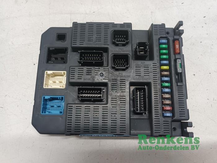 Gebruikte Module Bodycontrol Peugeot 207 SW (WE/WU) 1.4 16V Vti Prijs € 85,00 Margeregeling aangeboden door Renkens Auto-Onderdelen B.V.