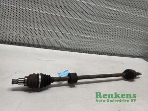 Gebruikte Aandrijfas rechts-voor Daihatsu Sirion 2 (M3) 1.0 12V DVVT Prijs € 35,00 Margeregeling aangeboden door Renkens Auto-Onderdelen B.V.