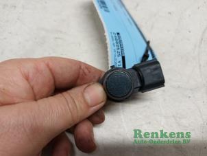 Gebruikte Sensor PDC Dacia Duster (SR) 1.0 TCE 12V Prijs € 35,00 Margeregeling aangeboden door Renkens Auto-Onderdelen B.V.