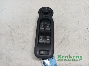 Gebruikte Ruit schakelaar elektrisch Renault Modus/Grand Modus (JP) 1.2 16V TCe Prijs € 35,00 Margeregeling aangeboden door Renkens Auto-Onderdelen B.V.
