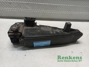 Gebruikte Additatief tank Citroen C3 Picasso (SH) 1.6 HDi 90 Prijs op aanvraag aangeboden door Renkens Auto-Onderdelen B.V.