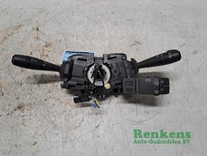 Gebruikte Combischakelaar Stuurkolom Dacia Sandero II 0.9 TCE 12V Prijs € 95,00 Margeregeling aangeboden door Renkens Auto-Onderdelen B.V.