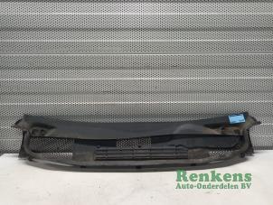 Gebruikte Paravan Mercedes B (W245) 2.0 B-180 CDI 16V Prijs € 35,00 Margeregeling aangeboden door Renkens Auto-Onderdelen B.V.