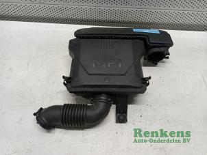 Gebruikte Luchtfilterhuis Kia Picanto (JA) 1.0 12V Prijs € 60,00 Margeregeling aangeboden door Renkens Auto-Onderdelen B.V.