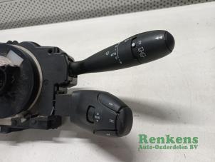 Gebruikte Combischakelaar Stuurkolom Peugeot 206 (2A/C/H/J/S) 1.4 16V Prijs € 95,00 Margeregeling aangeboden door Renkens Auto-Onderdelen B.V.