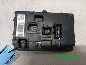 Gebruikte Module Trekhaak Peugeot 3008 I (0U/HU) 1.6 VTI 16V Prijs € 45,00 Margeregeling aangeboden door Renkens Auto-Onderdelen B.V.