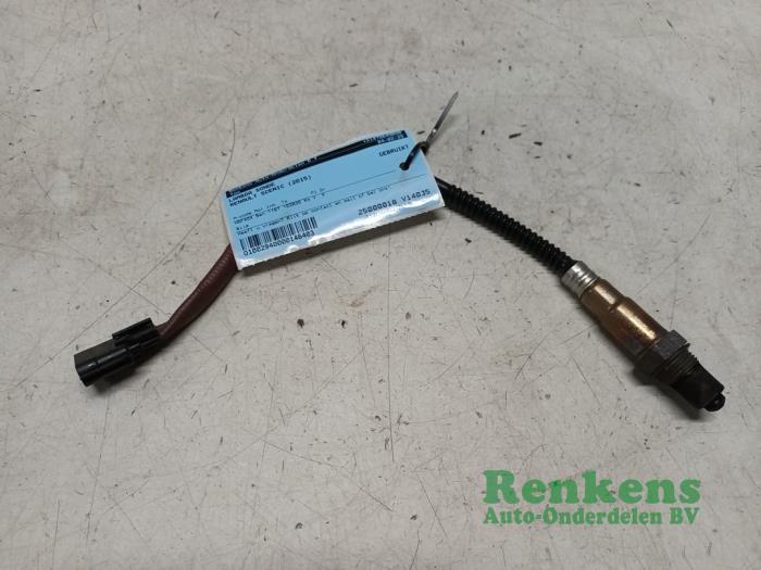Gebruikte Lambda Sonde Renault Grand Scénic III (JZ) 1.2 16V TCe 115 Prijs € 20,00 Margeregeling aangeboden door Renkens Auto-Onderdelen B.V.