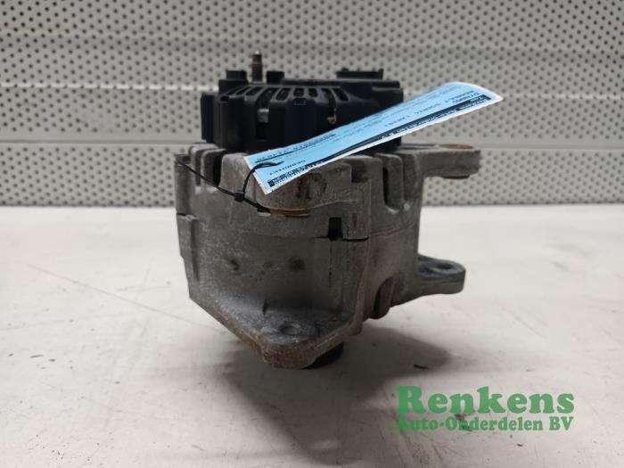 Gebruikte Dynamo Renault Grand Scénic III (JZ) 1.2 16V TCe 115 Prijs € 100,00 Margeregeling aangeboden door Renkens Auto-Onderdelen B.V.