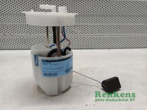 Gebruikte Benzinepomp Mazda 2 (DJ/DL) 1.5 SkyActiv-G 90 Prijs op aanvraag aangeboden door Renkens Auto-Onderdelen B.V.