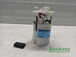 Gebruikte Benzinepomp Renault Twingo III (AH) 1.0 SCe 70 12V Prijs € 45,00 Margeregeling aangeboden door Renkens Auto-Onderdelen B.V.