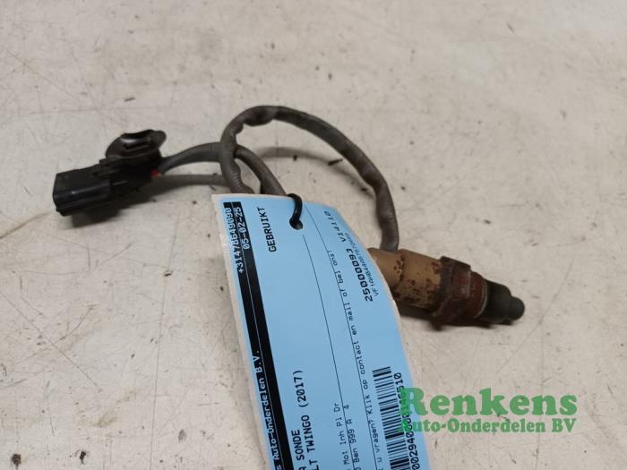 Gebruikte Lambda Sonde Renault Twingo III (AH) 1.0 SCe 70 12V Prijs € 20,00 Margeregeling aangeboden door Renkens Auto-Onderdelen B.V.