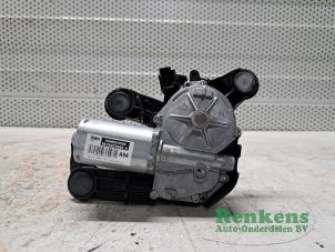 Gebruikte Ruitenwissermotor achter Peugeot 2008 (CU) 1.2 12V e-THP PureTech 110 Prijs € 25,00 Margeregeling aangeboden door Renkens Auto-Onderdelen B.V.