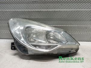 Gebruikte Koplamp rechts Opel Corsa D 1.2 ecoFLEX Prijs € 100,00 Margeregeling aangeboden door Renkens Auto-Onderdelen B.V.