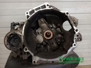 Gebruikte Versnellingsbak Volkswagen New Beetle (9C1/9G1) 1.6 Prijs op aanvraag aangeboden door Renkens Auto-Onderdelen B.V.
